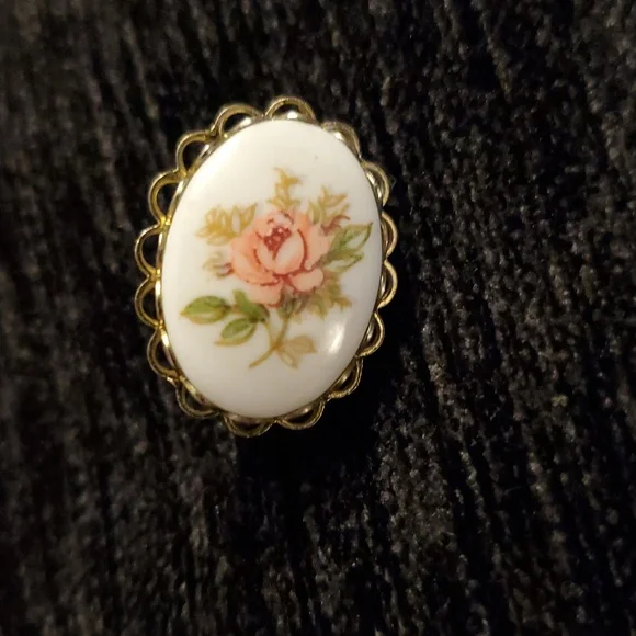 Vintage Gold Tone Pink Rose White Milk Glass Floral Cameo Pin - Picture 5 of 5